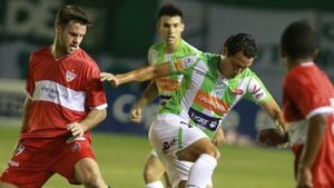 Maximi de Bolivia. O echipă din prima ligă sud-americană a jucat cu tricourile lui Stuttgart într-un meci de campionat