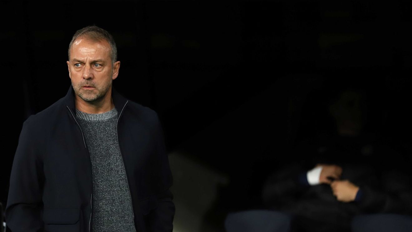 S-a rupt mijlocașul Barcelonei. Lovitură grea pentru Hansi Flick