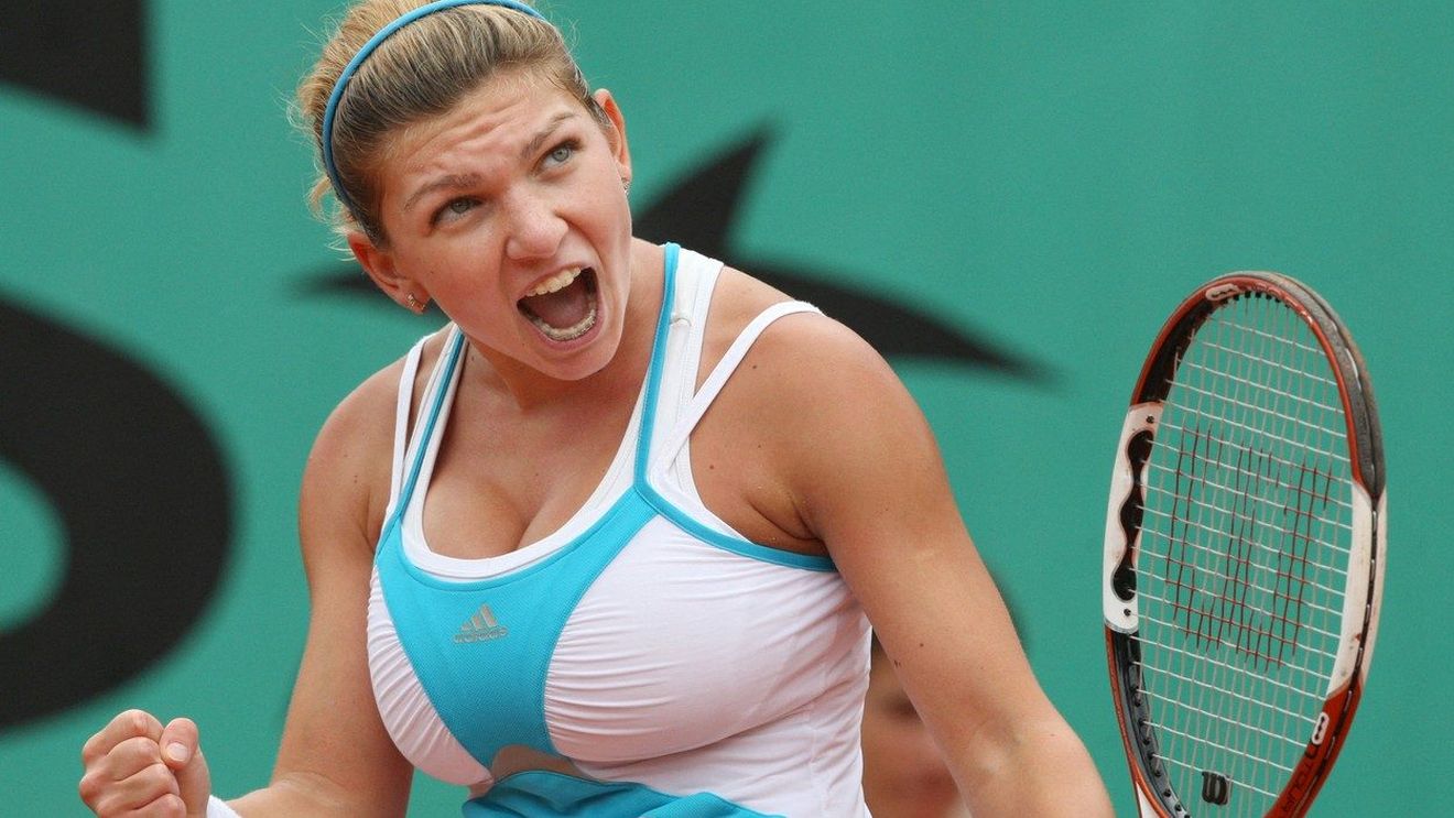 Cât de schimbată era Simona Halep atunci când a făcut primul milion de dolari! WTA a scos din „cutia cu amintiri" o fotografie de colecție cu românca | FOTO