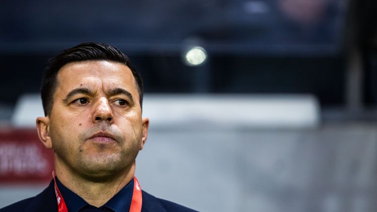 Scandal la echipa lui Cosmin Contra! Vedeta exclusă din lot, iar conducerea a intervenit de urgență