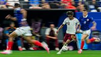 Franța – Spania 0-2, fotbalul cu identitate a umilit vedetele umflate! La 19 ani și o zi, Yamal se califică în finală de Cupă Mondială iar „cocoșii” lui Mbappe pleacă acasă fix de Ziua Franței. Cronică iberică de Gabriel Berceanu