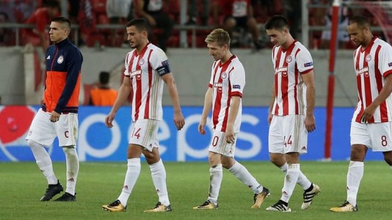 Un nou scandal în fotbalul grec. Jucătorii au fost amendați cu 400.000 de euro și "trimiși în vacanță": "Am suportat destule!"