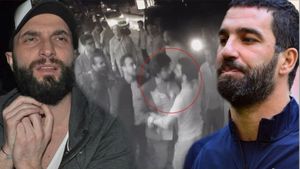 Ce pedeapsă a primit Arda Turan, după ce a bătut un cântăreț turc și i-a agresat soția