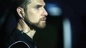 Arbitrul din biserică!** Alexandru Tudor, invitat la Trinitas: 'Fotbalul te aduce lângă Dumnezeu'