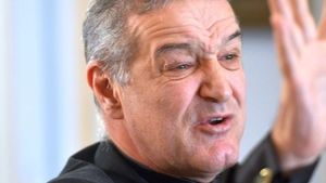 Gigi Becali i-a declarat război lui Viktor Orban: „Când va îndrăzni el să facă ceva, îi dau în cap. Pac, Sepsi jos!”