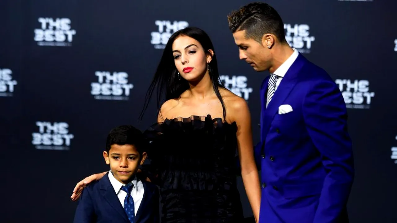 Scenă de gelozie? FOTO | Ce mesaj i-a trimis Ronaldo iubitei sale, după ce tânara s-a fotografiat alături de alt bărbat