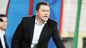 Război Reghe - Stan înainte de Steaua - Chiajna!** Antrenorul Stelei l-a dat afară pe fiul lui "Iliesta" din Ghencea, iar Stan i-a replicat la fel: "i-a curățat" toți "copiii"