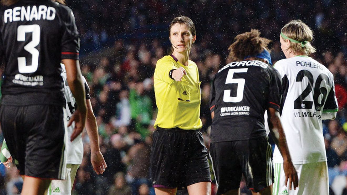 Teodora Albon va arbitra a treia semifinală de Champions League în ultimii cinci ani