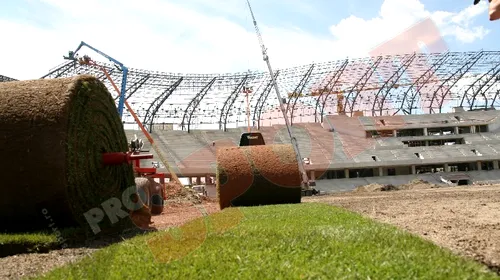 FOTO A început montarea gazonului la Cluj Arena!** Cât costă și de unde a fost adus: