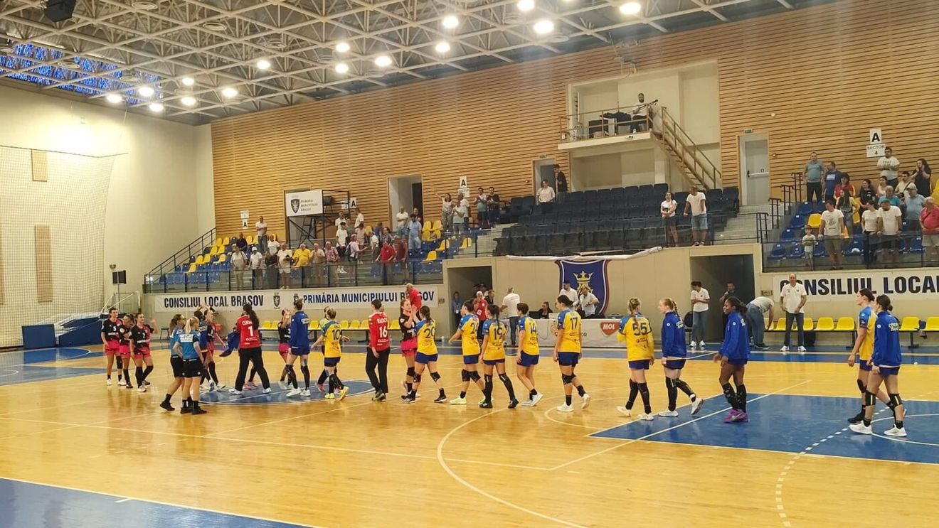 A început Liga Florilor! CSM Galați a s-a prezentat la Brașov cu doar 8 handbaliste! Prima surpriză a fost furnizată de CSM Slatina care a câștigat cu Rapid!
