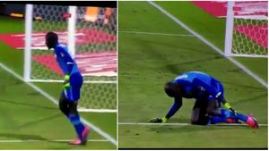 ABSOLUT GENIAL! Credeai că e imposibil să mai vezi așa ceva în fotbalul modern? VIDEO Cum s-a "accidentat" acest portar la Cupa Africii