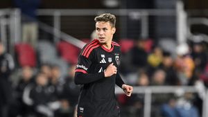 Cumpărat cu o sumă uriașă, Louis Munteanu a ajuns deja rezervă la DC United. Cât a jucat în a doua partidă din MLS
