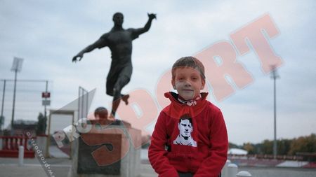 EMOȚIONANT!** Niculae, favoritul lui Hîldan: "Vreau un milion de goluri cu Steaua" FOTO