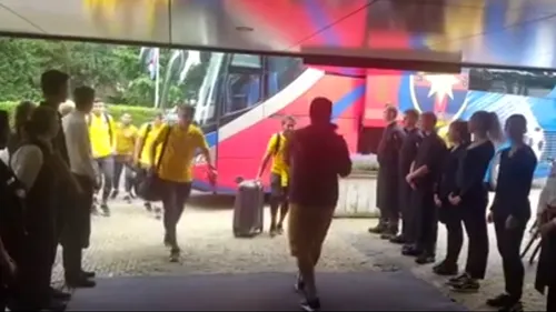 VIDEO | Primire de gală pentru FCSB în cantonamentul din Olanda. De ce au ieșit toți angajații în fața hotelului unde s-a cazat vicecampioana