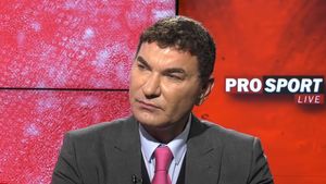 Incredibil! Pentru asta, pe vremuri, milionarul i-ar fi dezmoştenit: Patrick şi Angelo, fiii lui Cristi Borcea, au sărbătorit cu Meme Stoica şi fotbaliștii titlul FCSB la baza din Berceni!