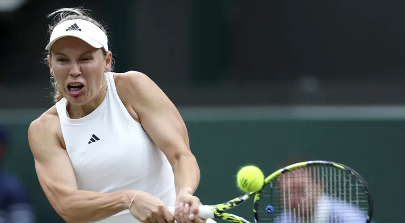 A făcut scandal când Simona Halep a fost avantajată cu un wildcard, iar acum a primit și ea unul la Wimbledon, dar s-a făcut de râs! Caroline Wozniacki a fost desființată în turul 3 de câștigătoarea de acum 2 ani de la Londra