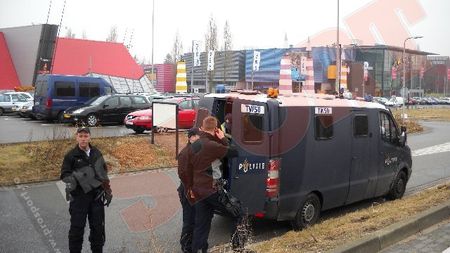 Steaua și-a "pierdut" un fan înainte de meci!** FOTO A fost ARESTAT după ce a FURAT din magazinul lui Twente