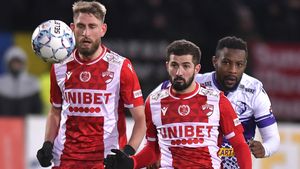 Încă un jucător pleacă de la Dinamo: „Nu mai puteam sta din cauza incertitudinilor.” Ce spune despre problemele de la club | EXCLUSIV