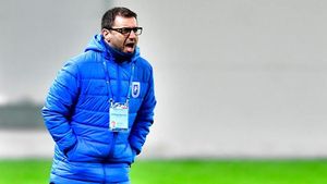 Mangia mai vrea jucători: "Avem două posturi neacoperite". Italianul face o comparație între Bic și Bărbuț