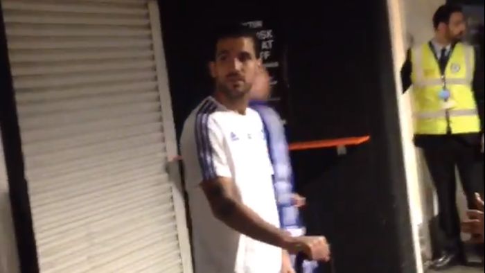 VIDEO | "Ești un ȘARPE!" El e cel mai tupeist steward din fotbal. Incredibil: cum l-a jignit pe Cesc Fabregas, chiar la el acasă