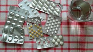 A cerut un banal Faringosept la farmacie, dar a primit altceva. De ce totul a fost un dezastru: „Era trecută pe listă!”