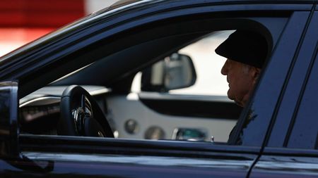 Gigi Becali și-a făcut cadou un Rolls-Royce superb, de 500.000 euro, nou, cu care a atras toate privirile, după ce FCSB a eliminat-o pe CSKA 1948 Sofia din Europa! Cum arată „bijuteria” pe 4 roți a miliardarului | FOTO