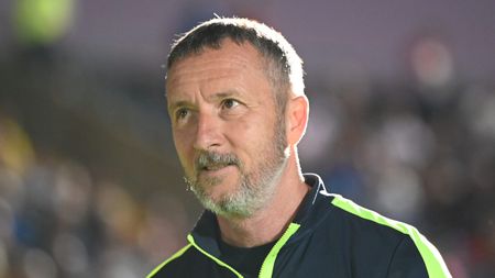 Fotbalistul s-a certat cu soția pentru că ar fi refuzat negocierile cu FCSB, dar Meme Stoica îl ironizează: „Am aflat-o și pe ultima”