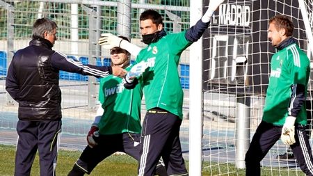 11-le bucuriei! Vezi echipa pe care o va trimite Mourinho contra Barcelonei!