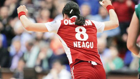 Hagi: "Fetele de la Oltchim pot întoarce scorul, n-au ajuns degeaba în finală!"