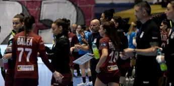 Jucătoarele de la Rapid și-au făcut fericit antrenorul după calificarea în sferturile Ligii Campionilor la handbal feminin! Ce a spus Kim Rasmussen, după meciul contra lui Krim: „Sunt mândru de ele!”