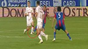 FOTO** Dică trebuia eliminat în minutul 28