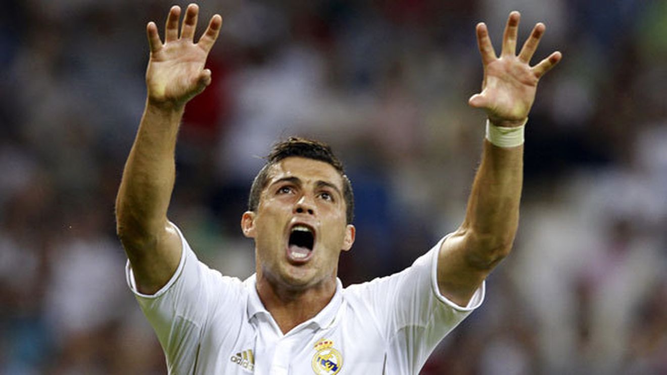 Ă‚sta ar fi cel mai SCUMP transfer din istoria fotbalului! Anzhi îl vrea pe Ronaldo! Cristiano: "N-ar fi o surpriză să ajung în Rusia"