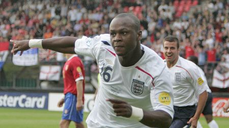 Internațional englez împrumutat pe 28 de zile