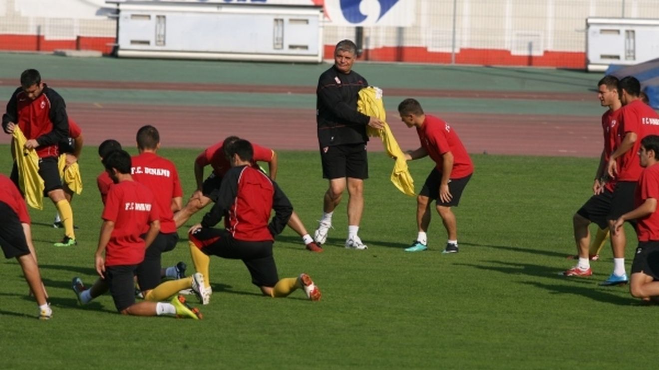 "Câinii" au "repatriat" un atacant!