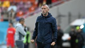 Mihai Stoica a ieșit la atac și l-a distrus pe arbitrul „preferat” din Superliga: „Dacă tot nu are nume de familie, să îi spunem așa!”. Porecla hilară găsită de oficialul FCSB pentru „central”