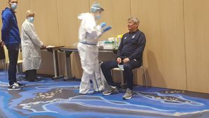 Mircea Lucescu a aterizat la Barcelona! Cum a fost primit antrenorul român | FOTO