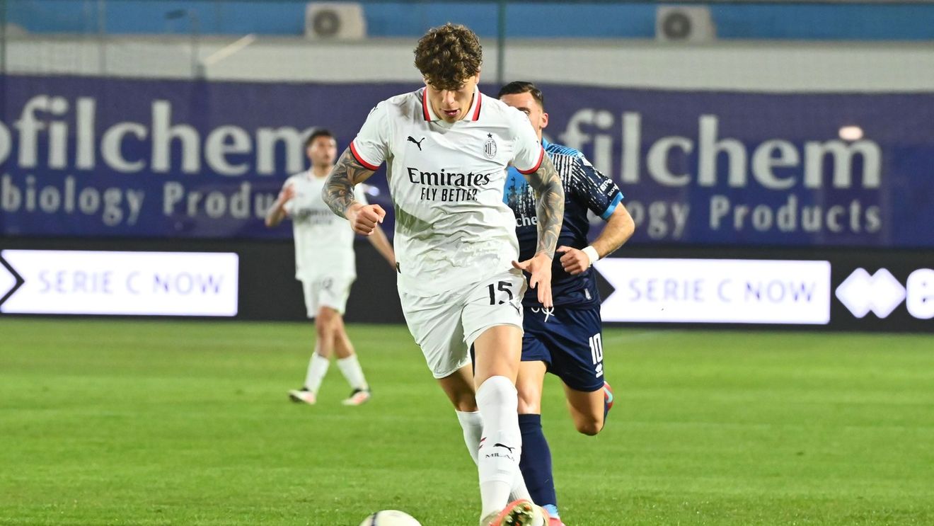 Transferul de 40 de milioane de euro în Premier League care îi dă speranțe românului Andrei Coubiș la AC Milan