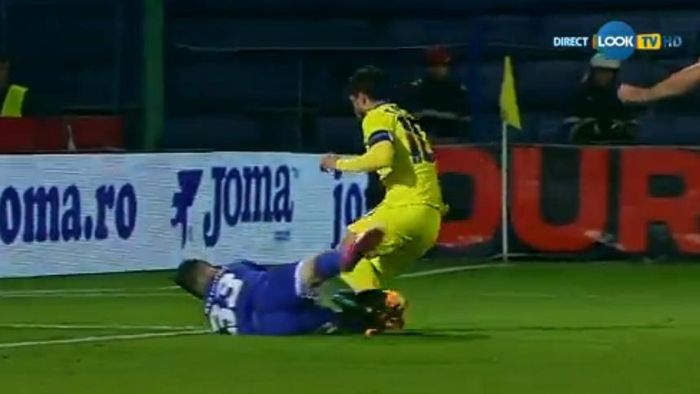 Penalty clar la Tănase. FOTO | Gafă uriașă a brigăzii centralului Istvan Kovacs la meciul ASA Târgu Mureș - Steaua 