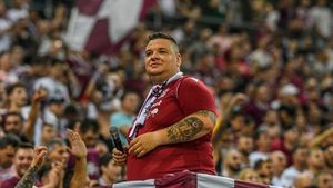 Liderul galeriei anunță că pe fotbaliștii Rapidului îi așteaptă infernul și că fanii vor merge peste ei la antrenamente: „Noi îi vom înjura dacă vor gafa! Nici Ceaușescu nu ne-a pus pumnul în gură!”