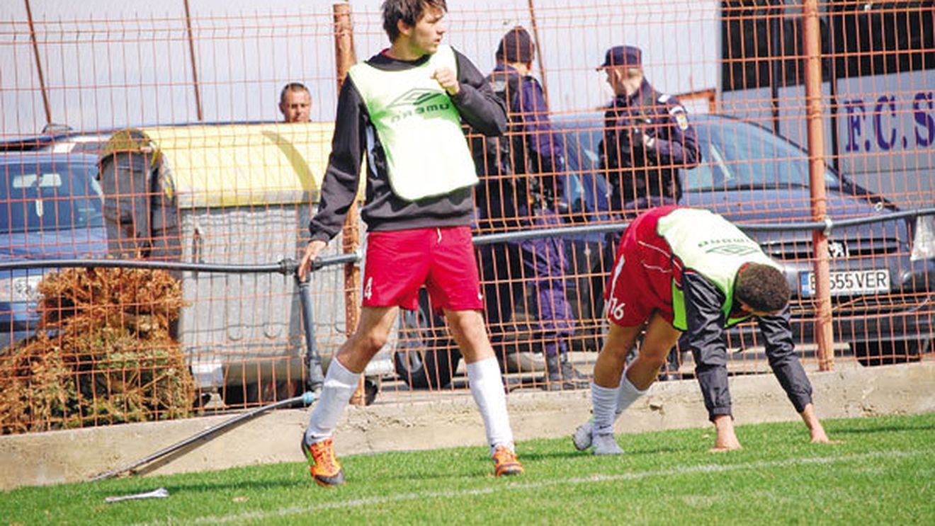 L-au luat pe Stelea jr!** Fiul fostului portar al naționalei îi va apăra pe "câini"