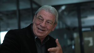 "Cred că Steaua și FCSB s-ar completa perfect!". Ienei intervine în scandalul dintre Armată și Becali