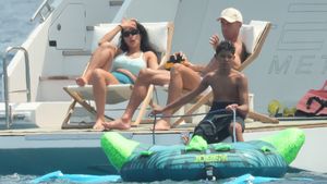 Imagini virale cu Cristiano Ronaldo şi Cristiano Ronaldo jr.: „Aşa tată, aşa fiu”