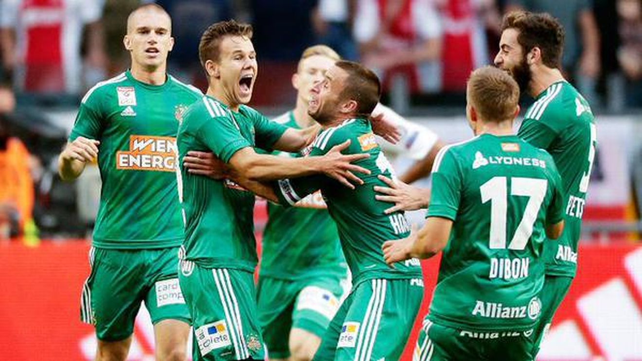 Seară nebună, nebună de tot în preliminariile Ligii Campionilor. Cu o medie de vârstă de 20,9 ani, Ajax a fost eliminată de Rapid Viena! Molde, out după 3-3 cu Dinamo Zagreb. Norvegienii au ratat două penalty-uri!