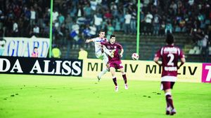 Fanii Craiovei către Mititelu: "Ține-l pe Iliev!"