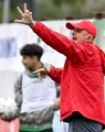 De ce poartă Erik Lincar căști în urechi în timpul meciurilor! Am deconspirat secretul antrenorului de la FC Bihor: ”Totul a pornit din sezonul trecut, un meci la Reșița.” EXCLUSIV