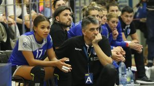 E greu să fii azi antrenor la CSM București? Tot mai contestat pe banca tehnică, Dragan Djukic a dat răspunsul: „Probabil că de asta sunt aici"