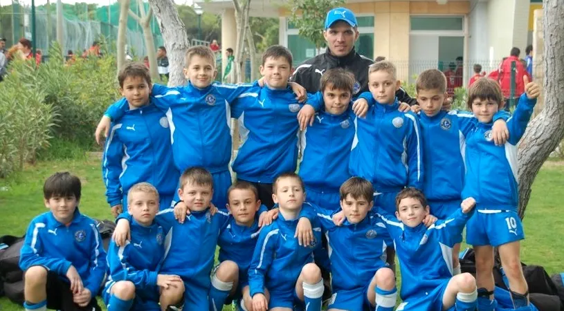 Academia Hagi,** în sferturi la Mundialito