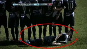 VIDEO: S-au uitat la semifinala Bayern - Real și au inventat faza asta. Ce au făcut brazilienii de la Parana la o lovitură liberă