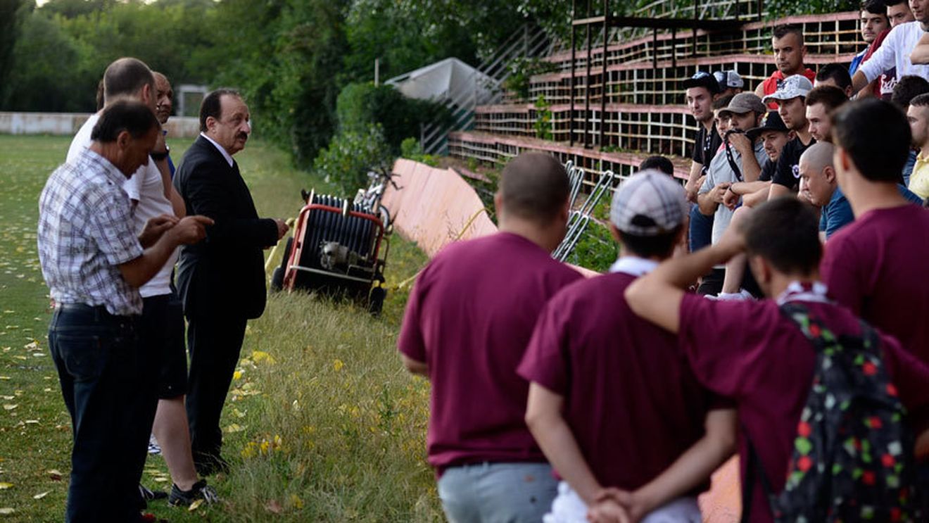 Tensiune maximă la Rapid. Fanii l-au amenințat pe Nicolae Cristescu și i-au cerut să vândă echipa