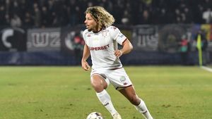 Făcut praf de Robert Niță, rapidistul Jayson Papeau nu a mai suportat și i-a dat răspunsul! Ce mesaj are fotbalistul